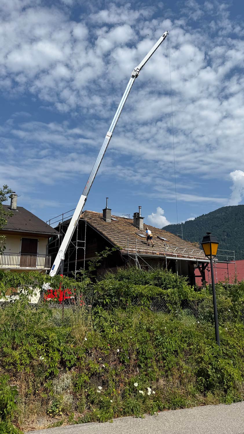 Photo d'une grue de la société DEMARTY-PERILLAT CHARPENTE